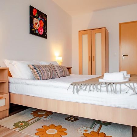 Lilibeth Apartments Braşov Esterno foto